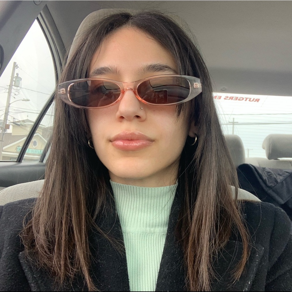 Meet your Posher, Maya